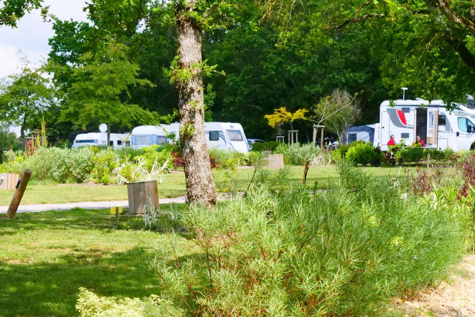 Camping Les Brillas Les Moutiers 외부 사진